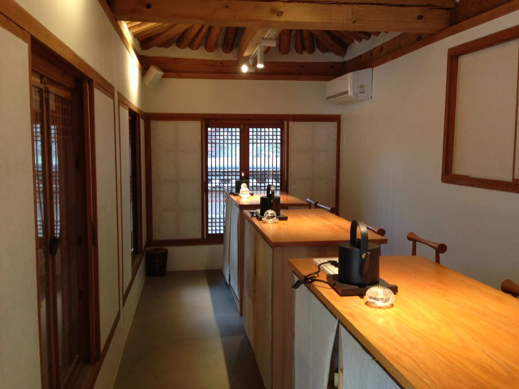 Escaping summer heat in Bukchon — 4