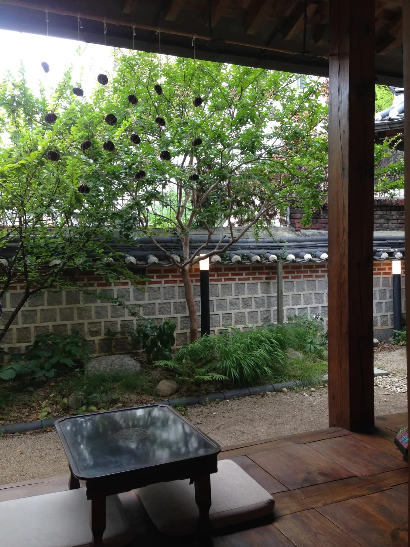 Escaping summer heat in Bukchon — 8
