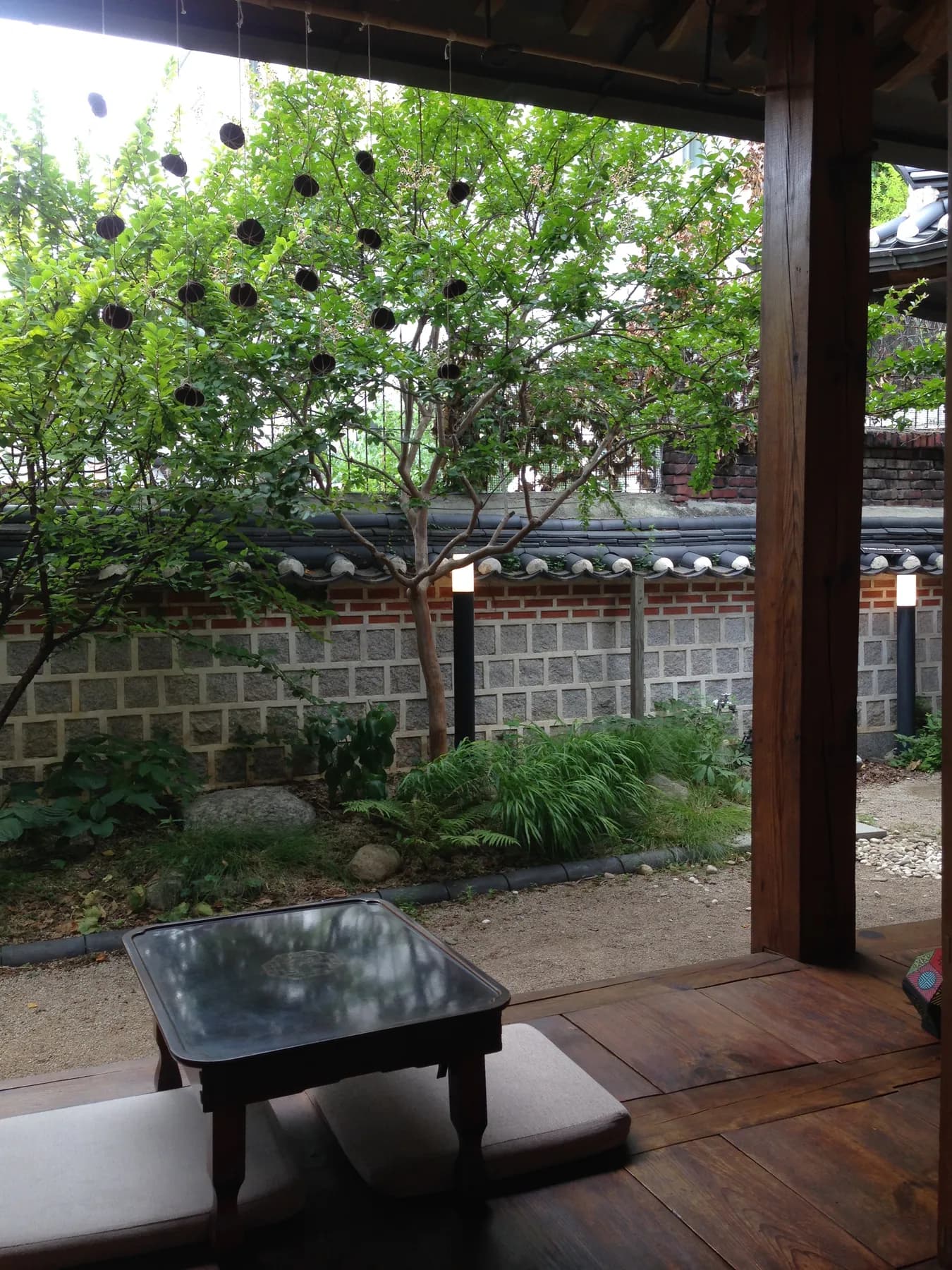Escaping summer heat in Bukchon — 9