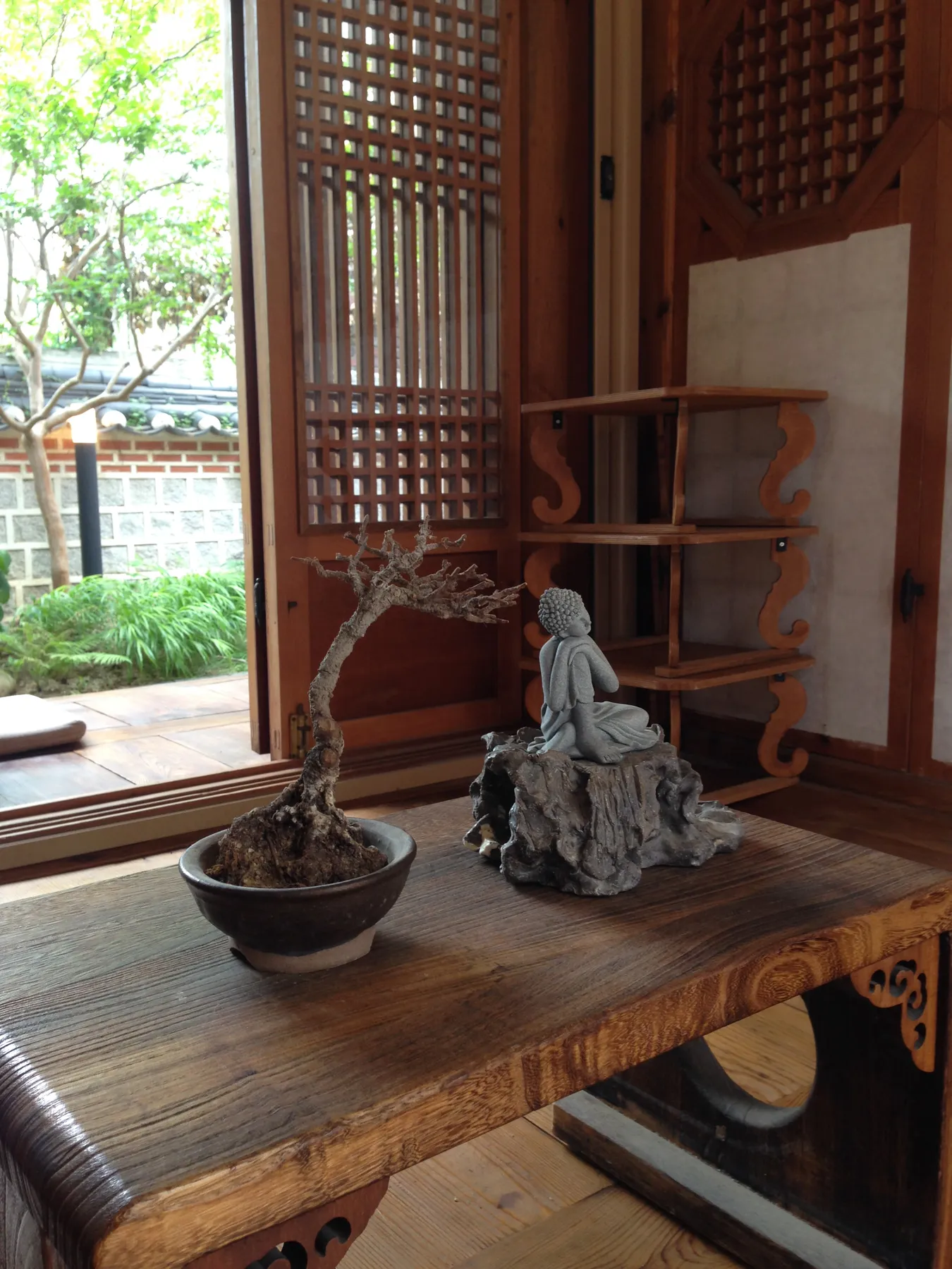 Escaping summer heat in Bukchon — 10