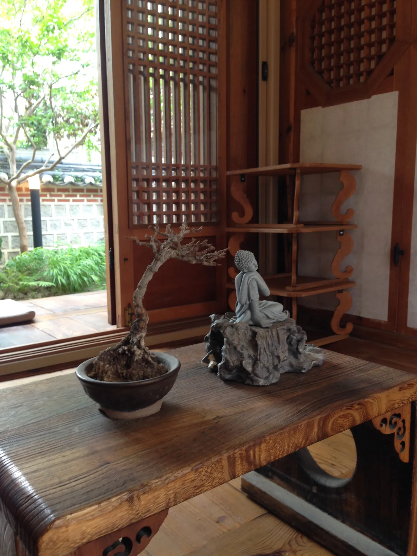 Escaping summer heat in Bukchon — 11