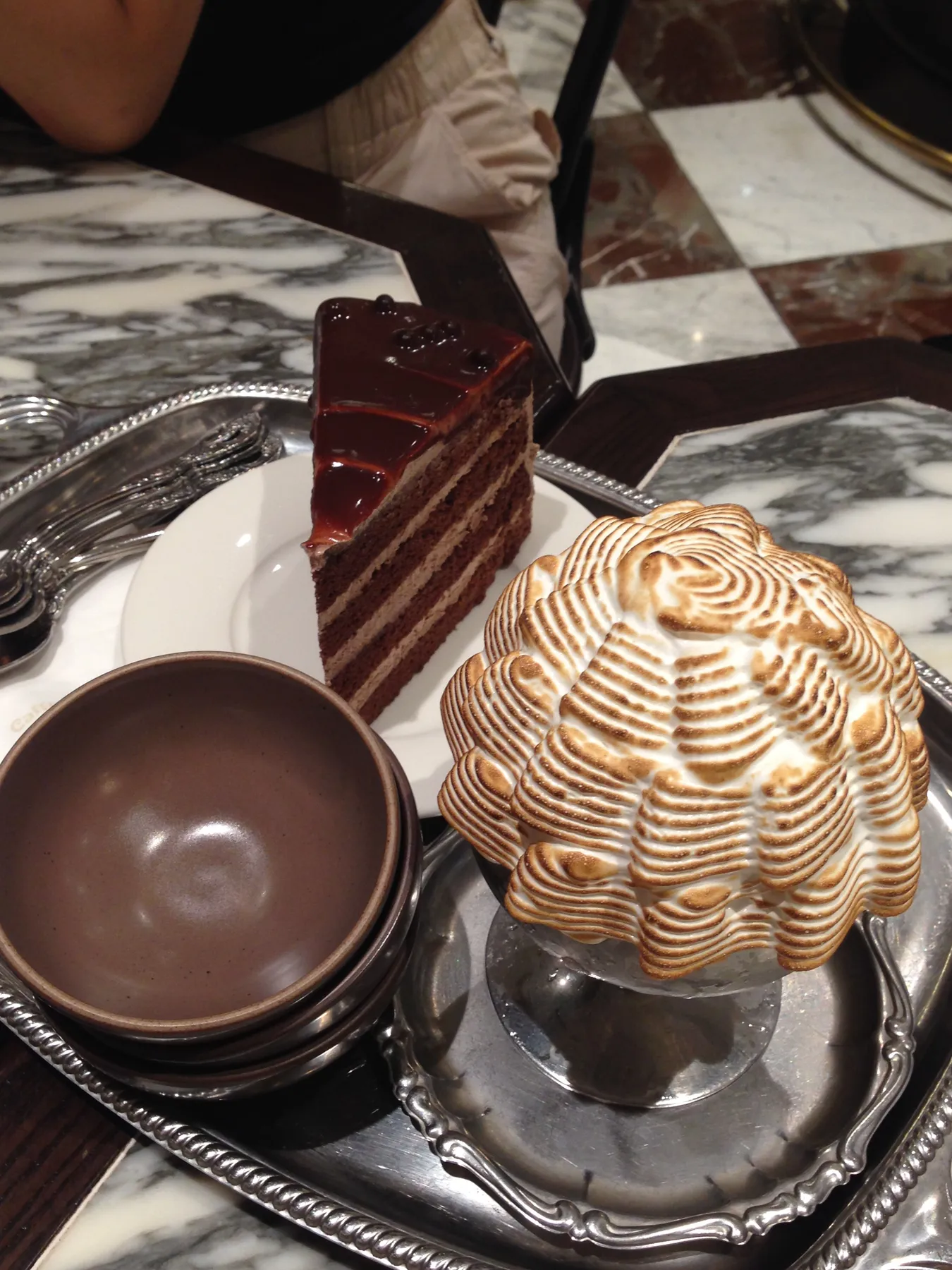 Caffe Mongi Apgujeong — Meringue Bingsu