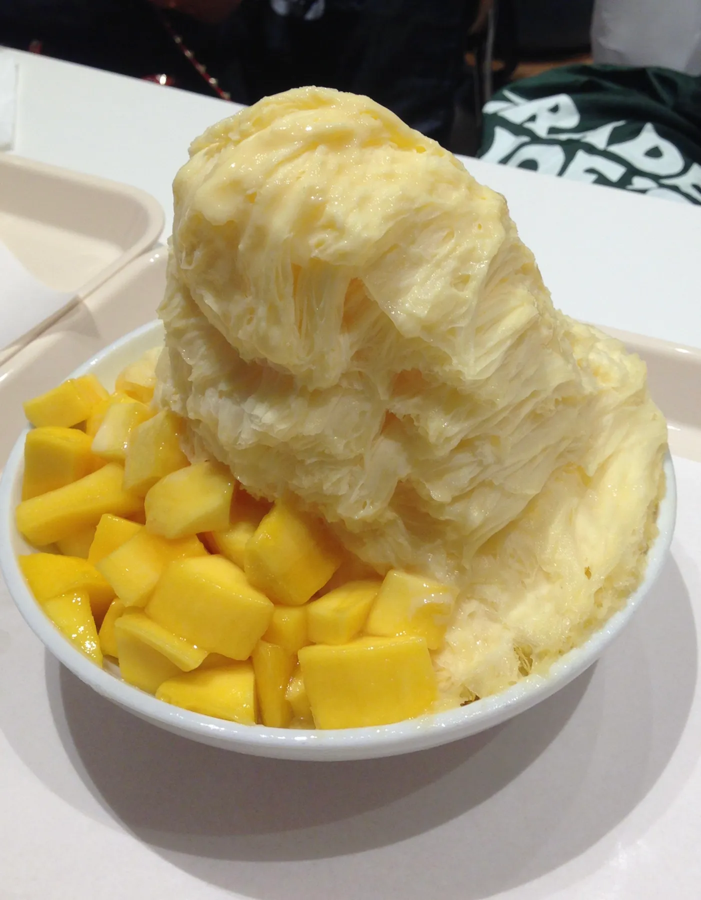 Roys' mango bingsu